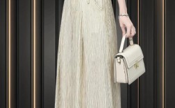 夏季潮流女装套装，哪种风格最吸睛？