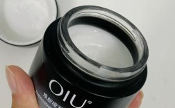 脸部脱皮该选什么护肤品？