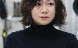 如何选年轻时尚发型搭配女装？