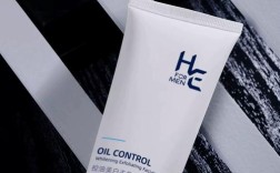 祛痘洁面如何兼顾不伤皮肤？