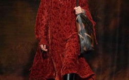 巴宝莉2025秋冬女装如何演绎经典与创新？