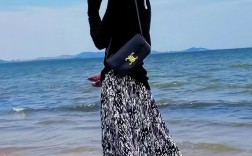 碎花半身长裙怎么搭更显高级？