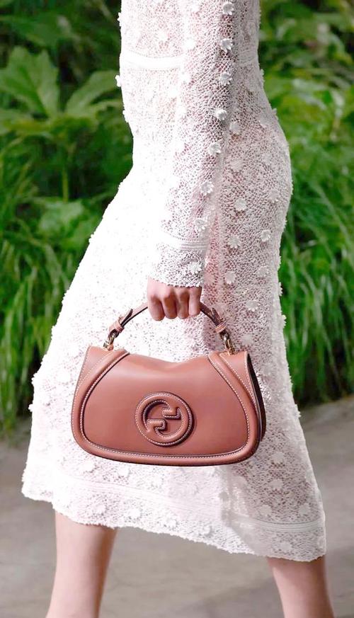Gucci 2025早春女装价格究竟多少？-图2
