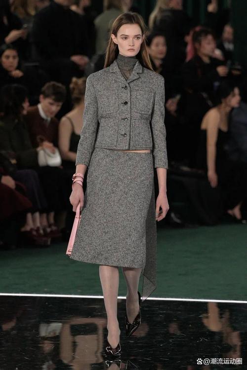 Gucci 2025秋冬女装如何演绎新奢华美学?-图3 Gucci 2025秋冬女装如何演绎新奢华美学?-图3