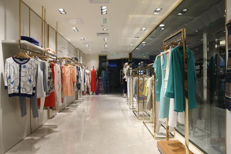 Luisa Ragnoli女装有何独特设计魅力？-图3