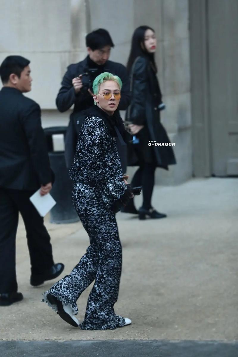 Bigbang翻拍权志龙女装，为何引发热议？-图1