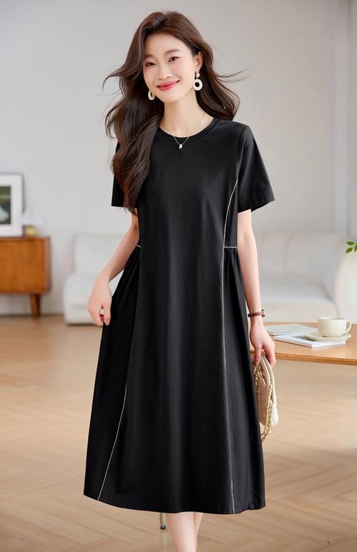 淘宝2025新款连衣裙，流行趋势与设计亮点是什么？-图1