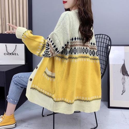 2025春季女装外套毛衣新款有何设计亮点？-图2