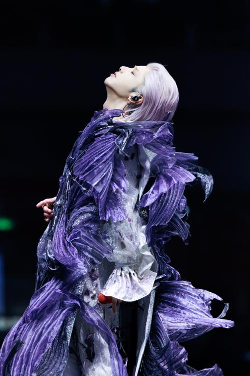 BigBang女装演唱会，为何经典又惊艳？-图1