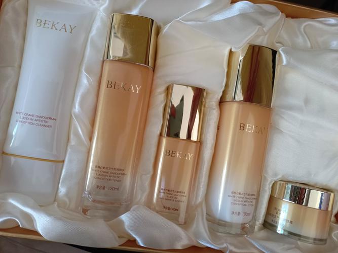 四十岁女人护肤品该怎么选？-图2