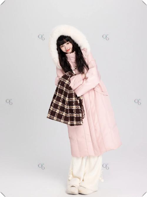 lively羽绒服图片好看吗？-图2