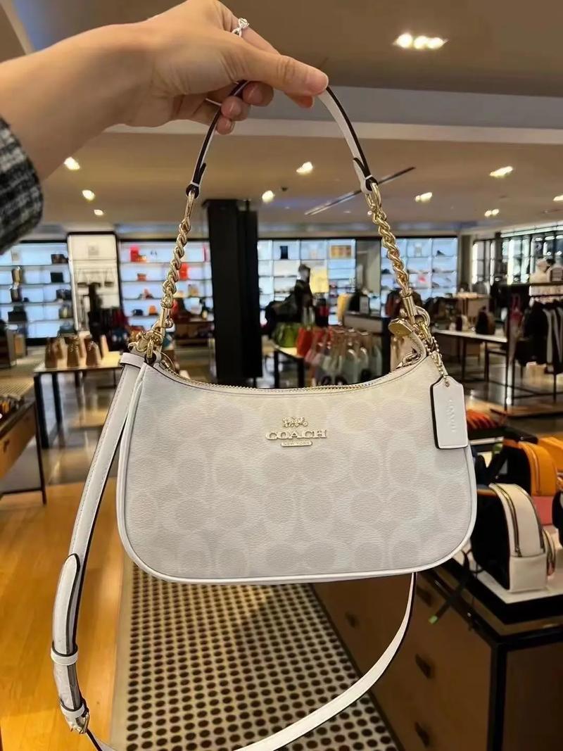 Coach女装是什么档次？-图1