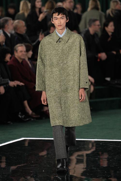 Gucci 2025秋冬女装如何演绎先锋美学？-图3