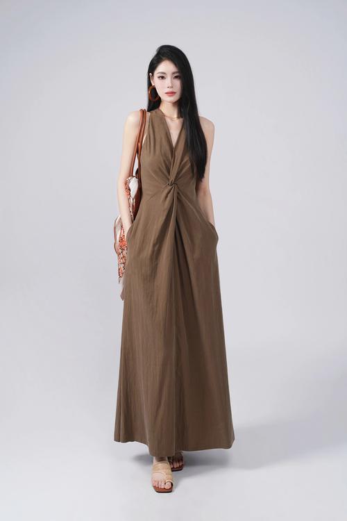 ccdd女装2025款正品，真货还是噱头？-图2