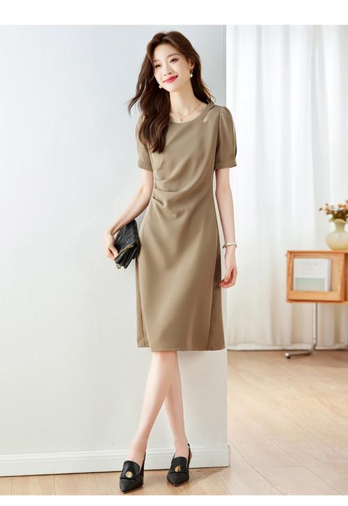 2025夏装新款女装图片，流行趋势是什么？-图3