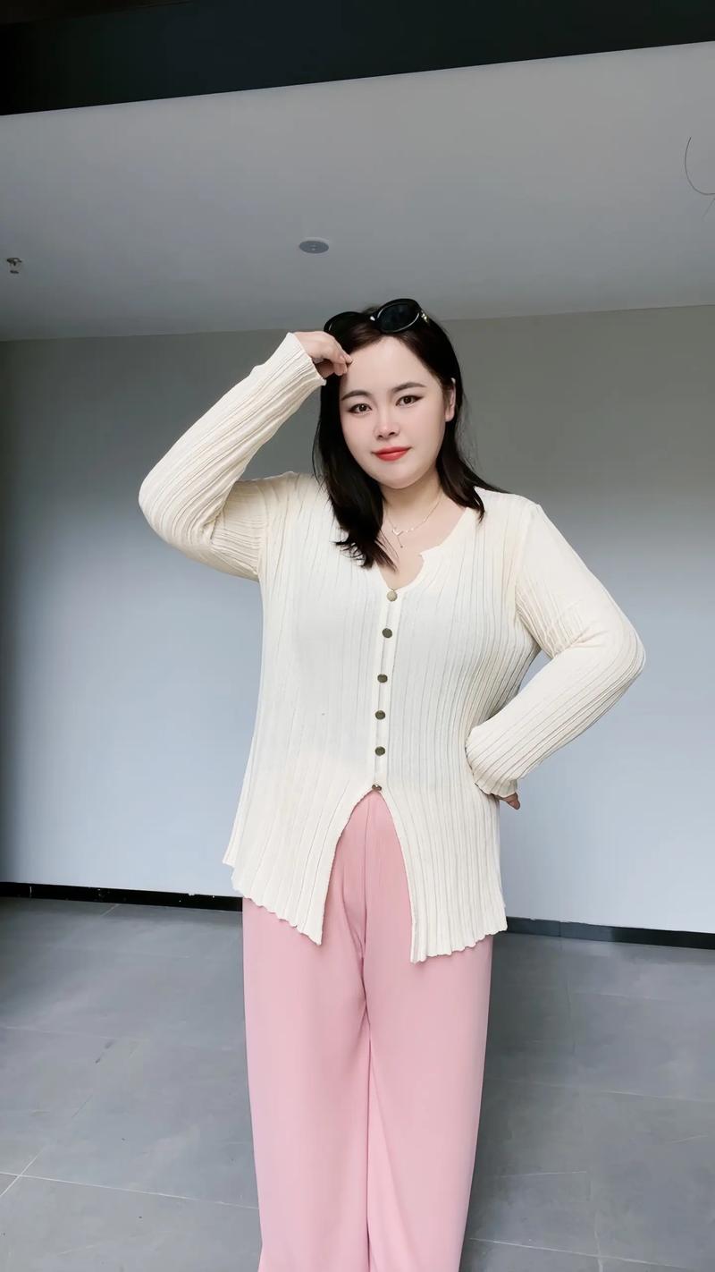 大码女装胖人图片，怎么选才合身好看？-图2