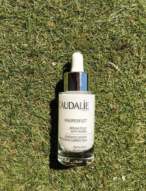 一瓶精华如何同时祛痘、美白、抗老？-图1