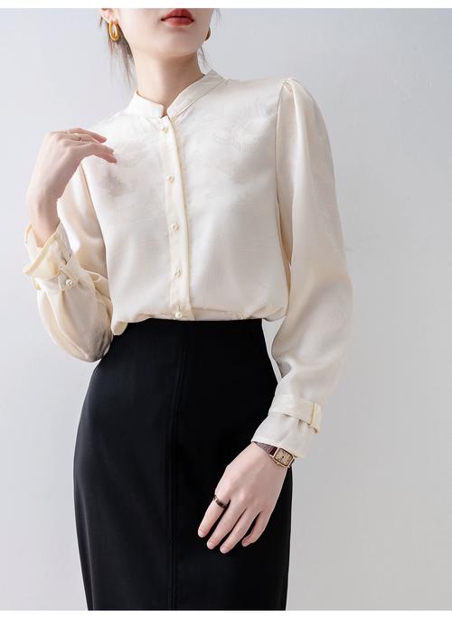 2025立领春女装，领型如何搭配新潮流？-图3