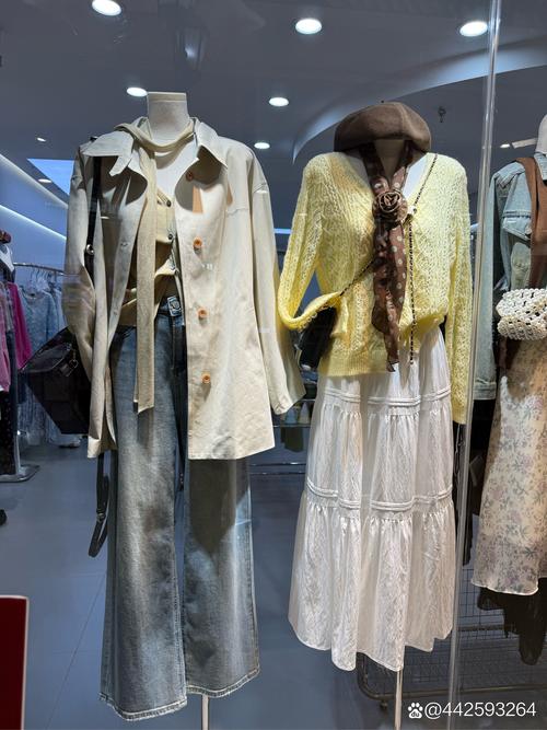 定位黑白花女装新款专柜,新款在哪款最值得买?-图2 定位黑白花女装新款专柜,新款在哪款最值得买?-图2