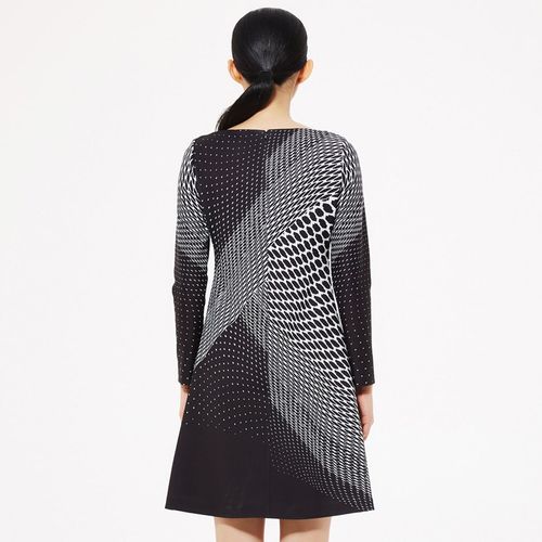 定位黑白花女装新款专柜,新款在哪款最值得买?-图1 定位黑白花女装新款专柜,新款在哪款最值得买?-图1