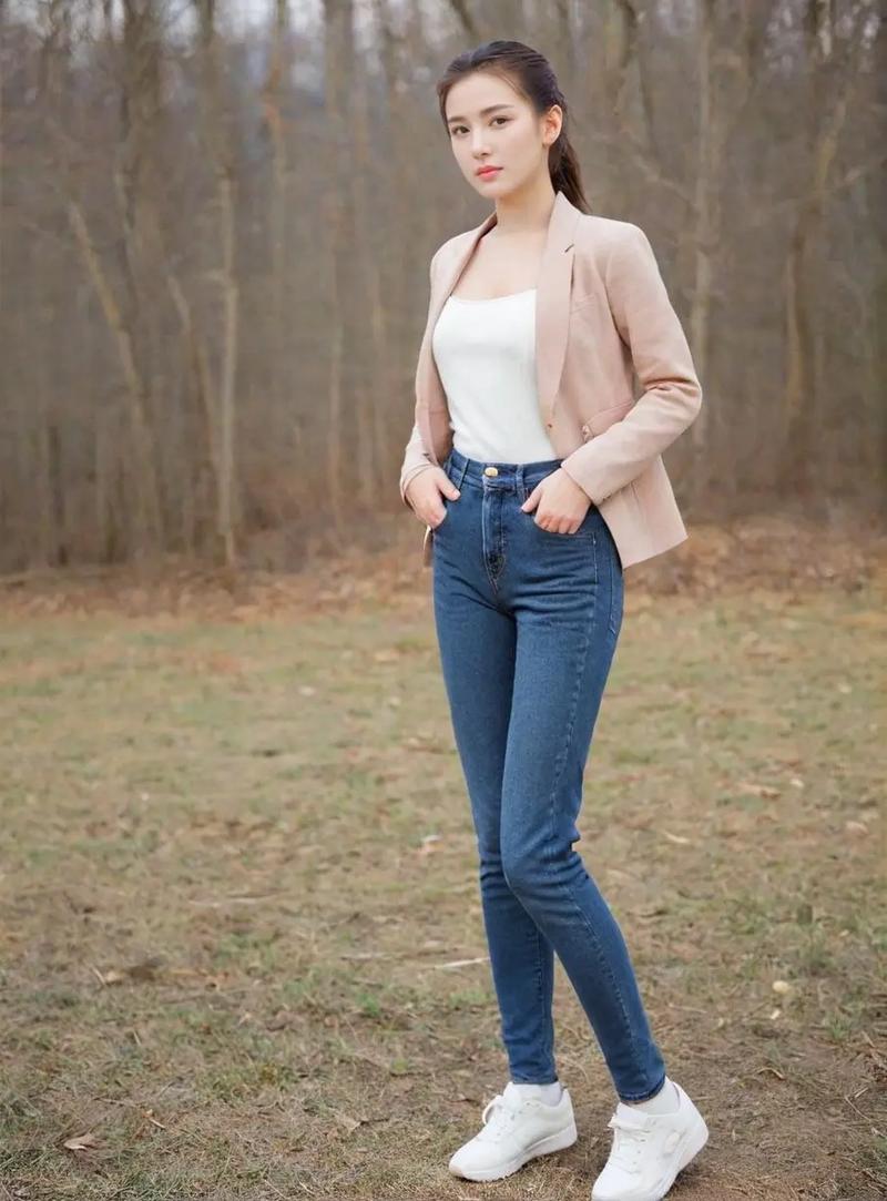 牛仔紧身裤女装图片，哪种风格最吸睛？-图2