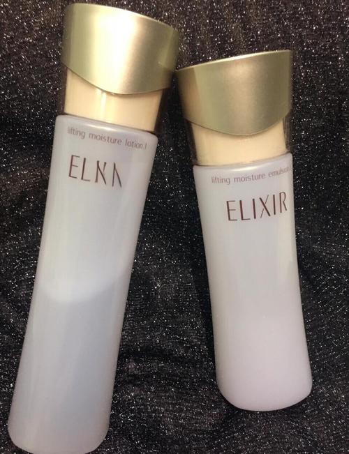 油皮选护肤品，控油还是保湿？-图1