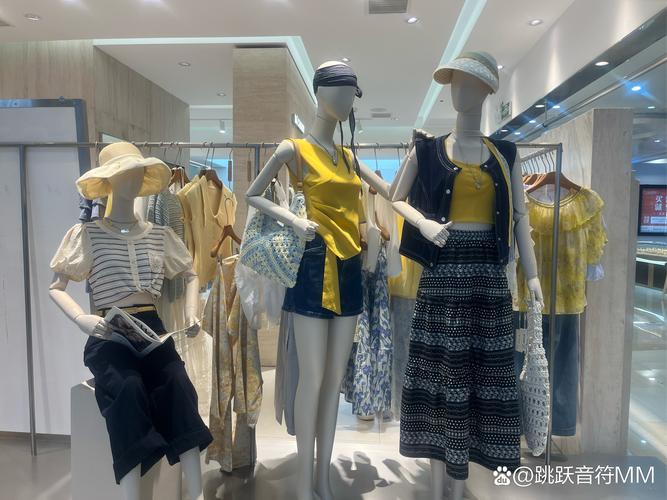 商场女装时尚品牌有哪些？-图3