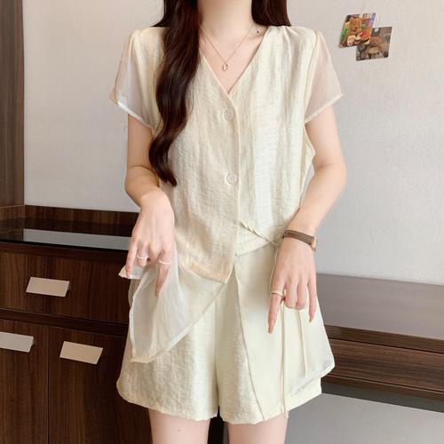 淘宝网下季女装2025，新款趋势怎么选？-图1