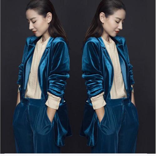 明星款女装套装图片欣赏-图2