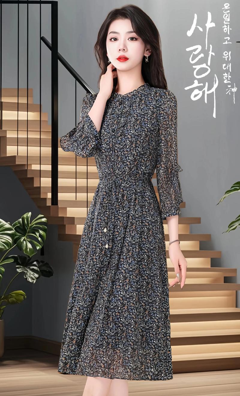 2025流行的秋款女装-图2