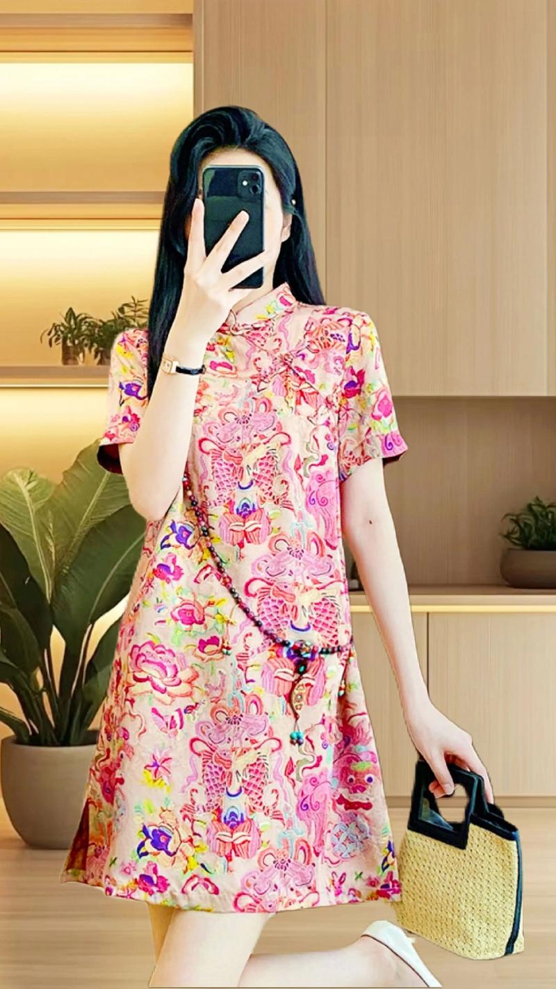 2025款女装别出心裁,如何定义新时尚?-图3 2025款女装别出心裁,如何定义新时尚?-图3