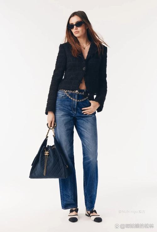 香奈儿2025新款女装，如何突破经典与创新边界？-图1