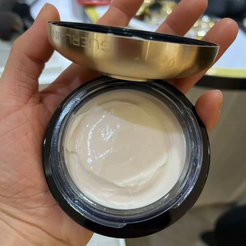 御廷兰花粉底乳真能亮白护肤吗？-图2