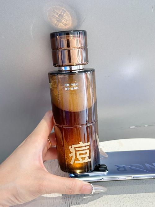 祛痘精华和爽肤水，哪个先用？-图3