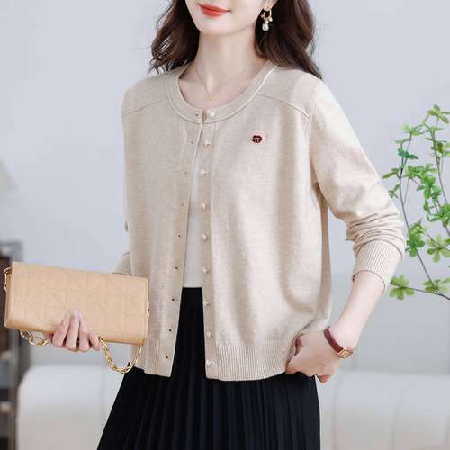 新款短毛衣外套怎么搭更出彩？-图2