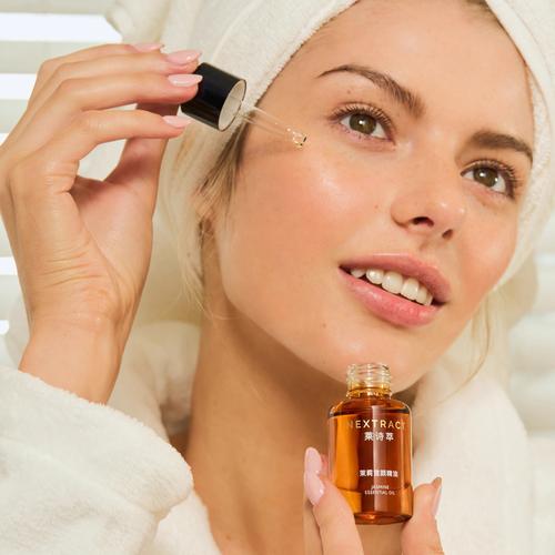 皮肤比较油用什么护肤品-图2