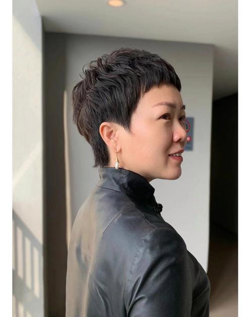 短发如何选气质女装？-图2