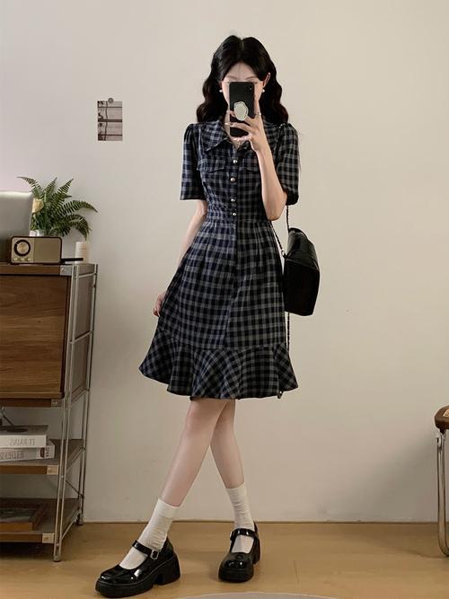 2025大码连衣裙怎么选才时髦又合身？-图2