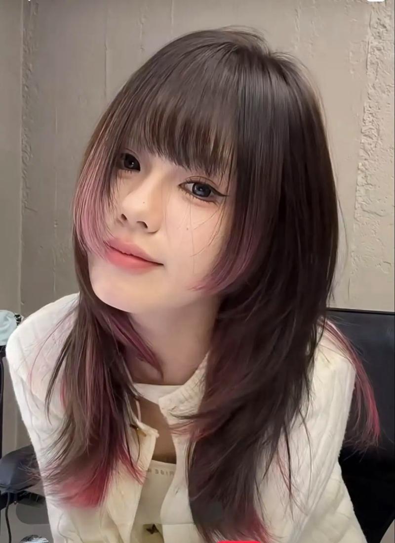 2025年最新女装发型流行趋势是什么？-图1