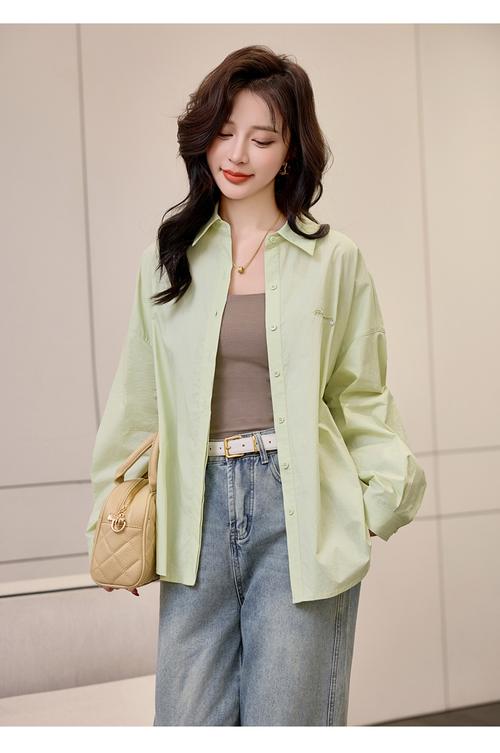 2025春款女装图片，新款设计亮点有哪些？-图2