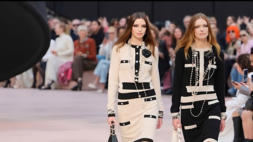 2025香奈儿女装秋冬-图1