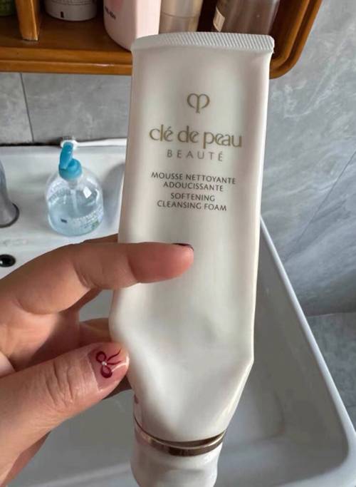 15岁用什么护肤品？选品牌还是看肤质？-图1