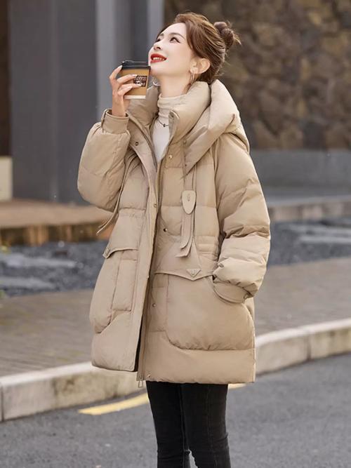中长款冬季女装外套怎么搭显瘦又保暖？-图1