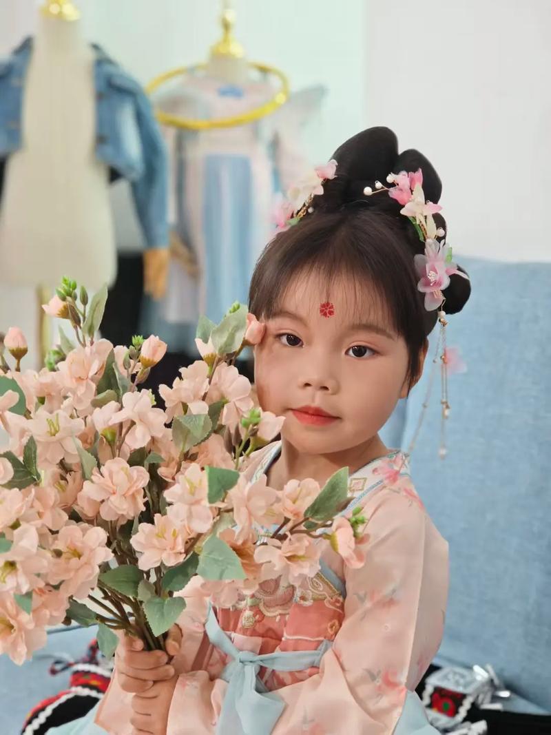 贵州雪妮童装女装，为何能兼顾童趣与成人时尚？-图3