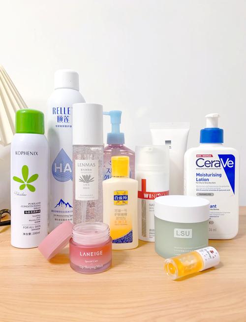 18岁护肤选什么？基础保湿还是功效型？-图1