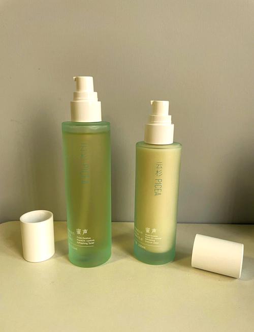 皮肤出油到底该用啥护肤品？-图1