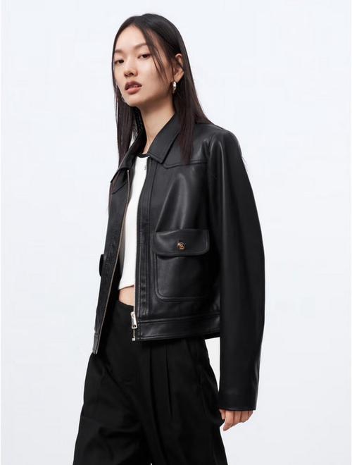 太平鸟2025秋女装，如何演绎新季时髦？-图3