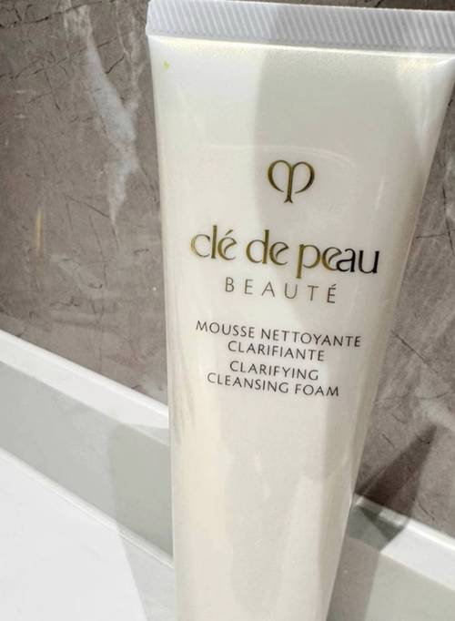 27岁护肤品怎么选？抗初老还是基础保湿？-图1