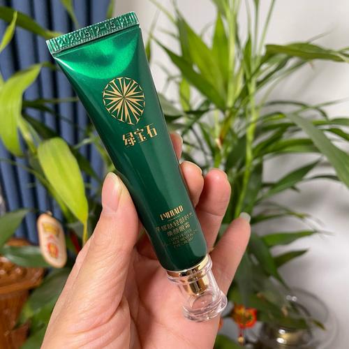 27岁护肤品怎么选？抗初老还是基础保湿？-图2