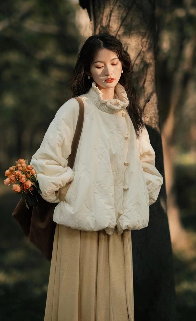 冬季文艺女装怎么搭才时髦？-图2